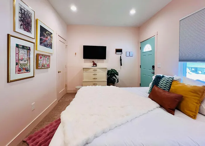 Holiday home Mins To Stadiums - Chic - Views Pittsburgh
