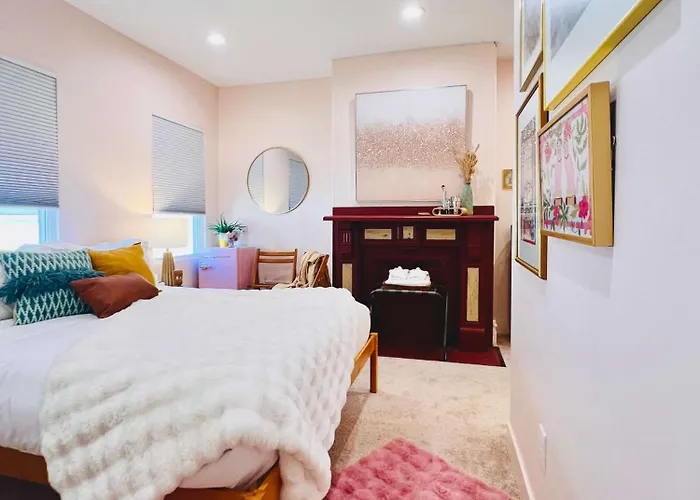 Mins To Stadiums - Chic - Views Holiday home Pittsburgh